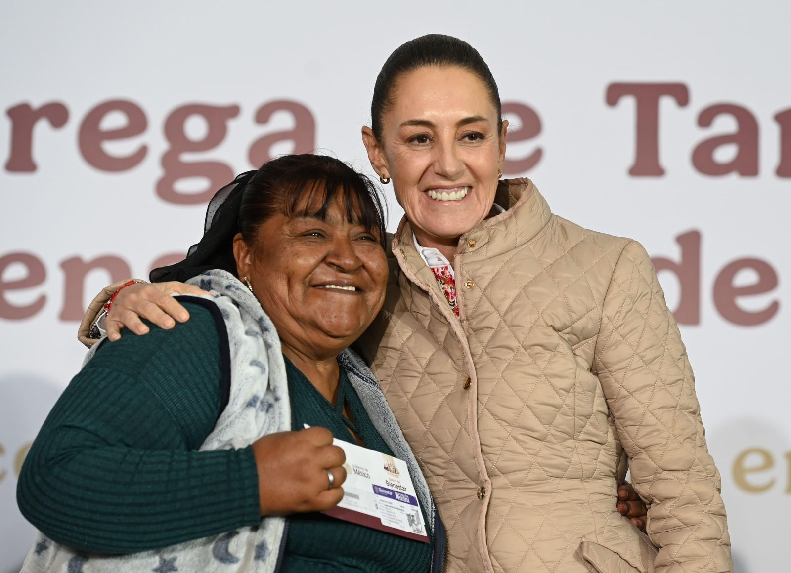 Inicia en Puebla e Hidalgo, entrega de nuevas tarjetas de la Pensión Mujeres Bienestar y de Personas Adultas Mayores