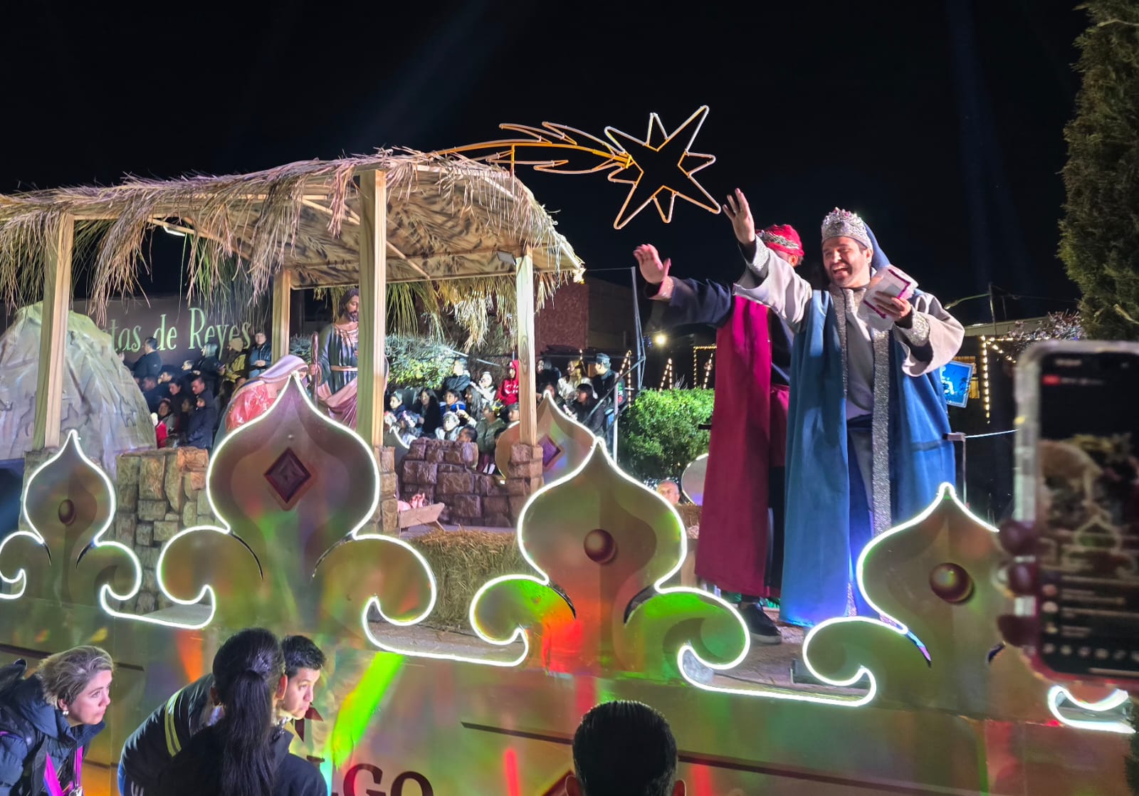 Estiman 90 mil asistentes a la Cabalgata de Reyes en Tulancingo