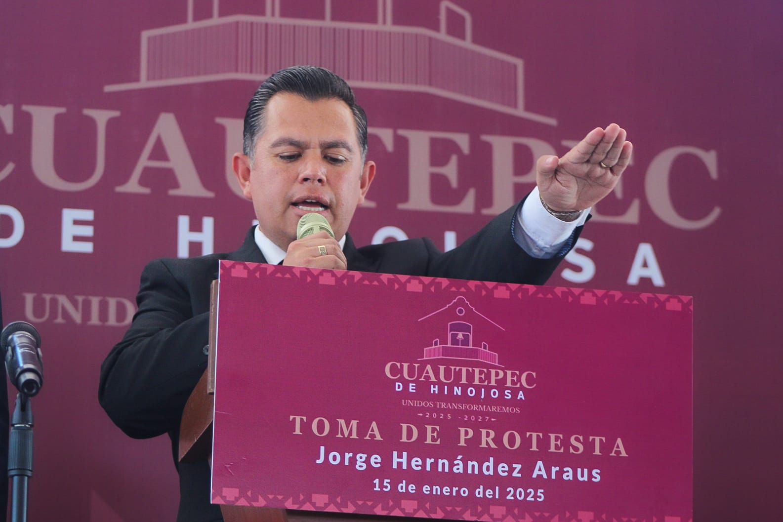 Rinde protesta Jorge Hernández Araus como presidente municipal de Cuautepec