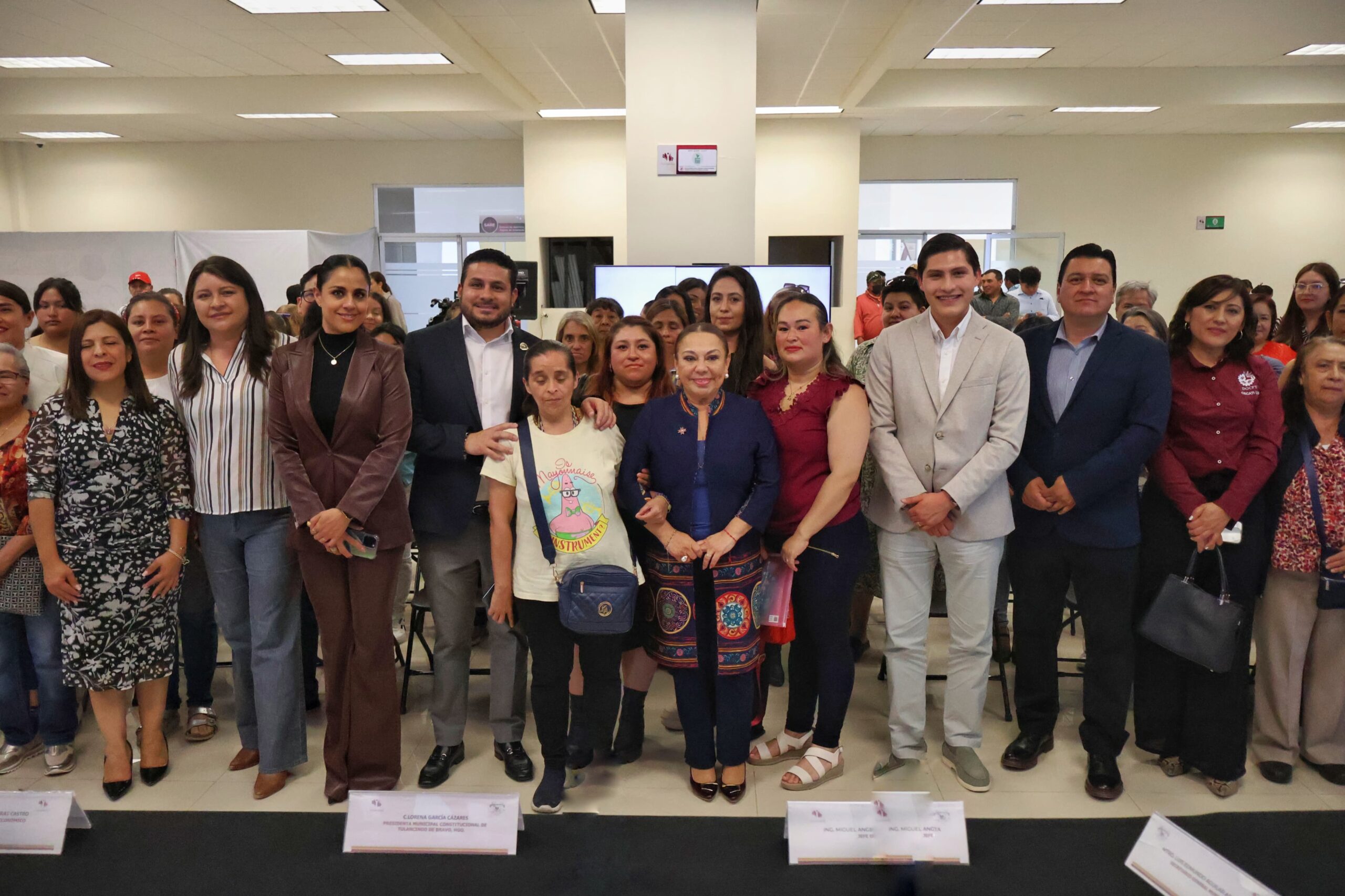 Encabezó la presidenta Lorena Garcia primera entrega de apoyos económicos de los programas transformando Tulancingo y Mujer Emprende
