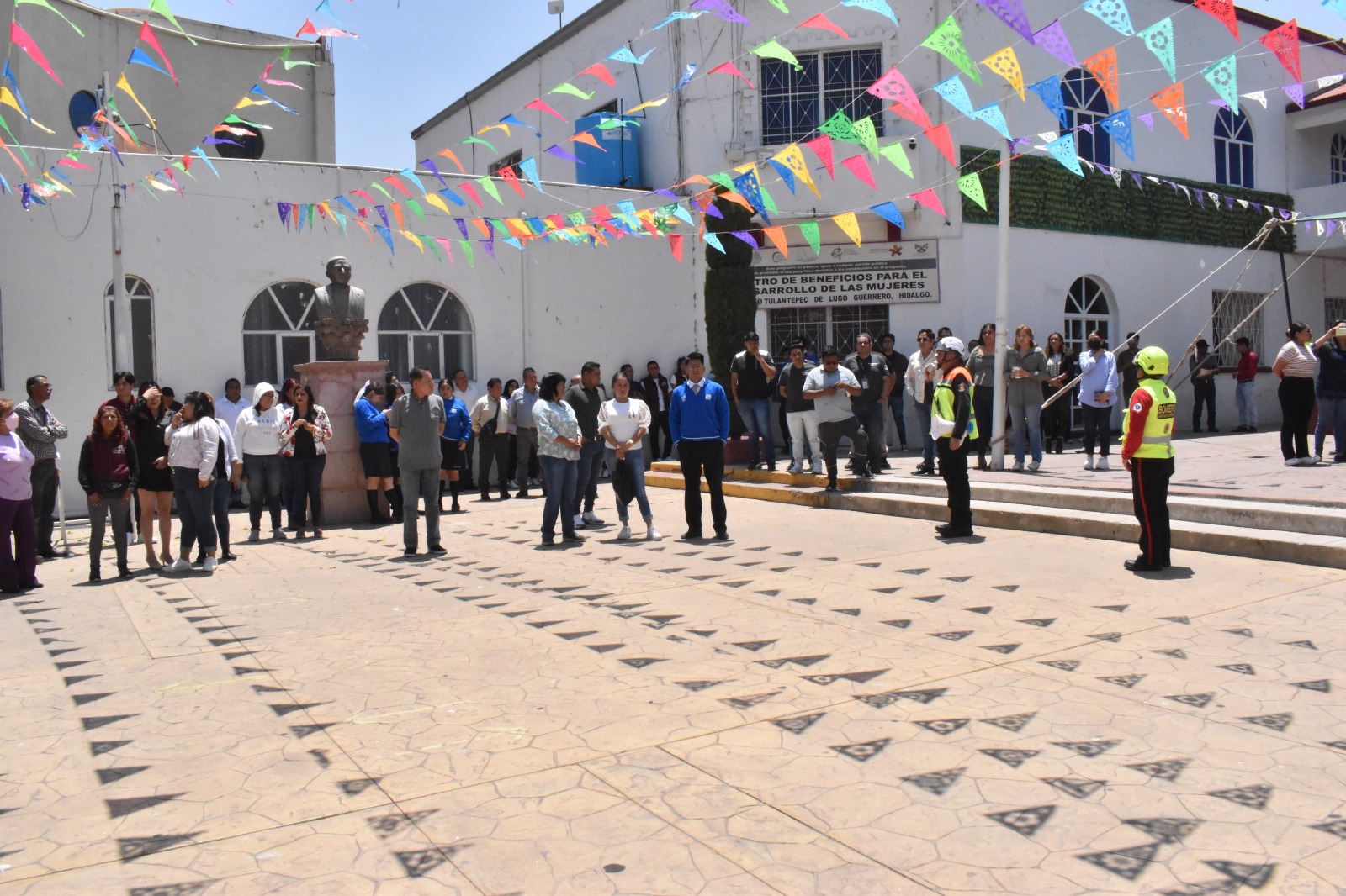 Participa Santiago Tulantepec en el Primer Simulacro Nacional 2025