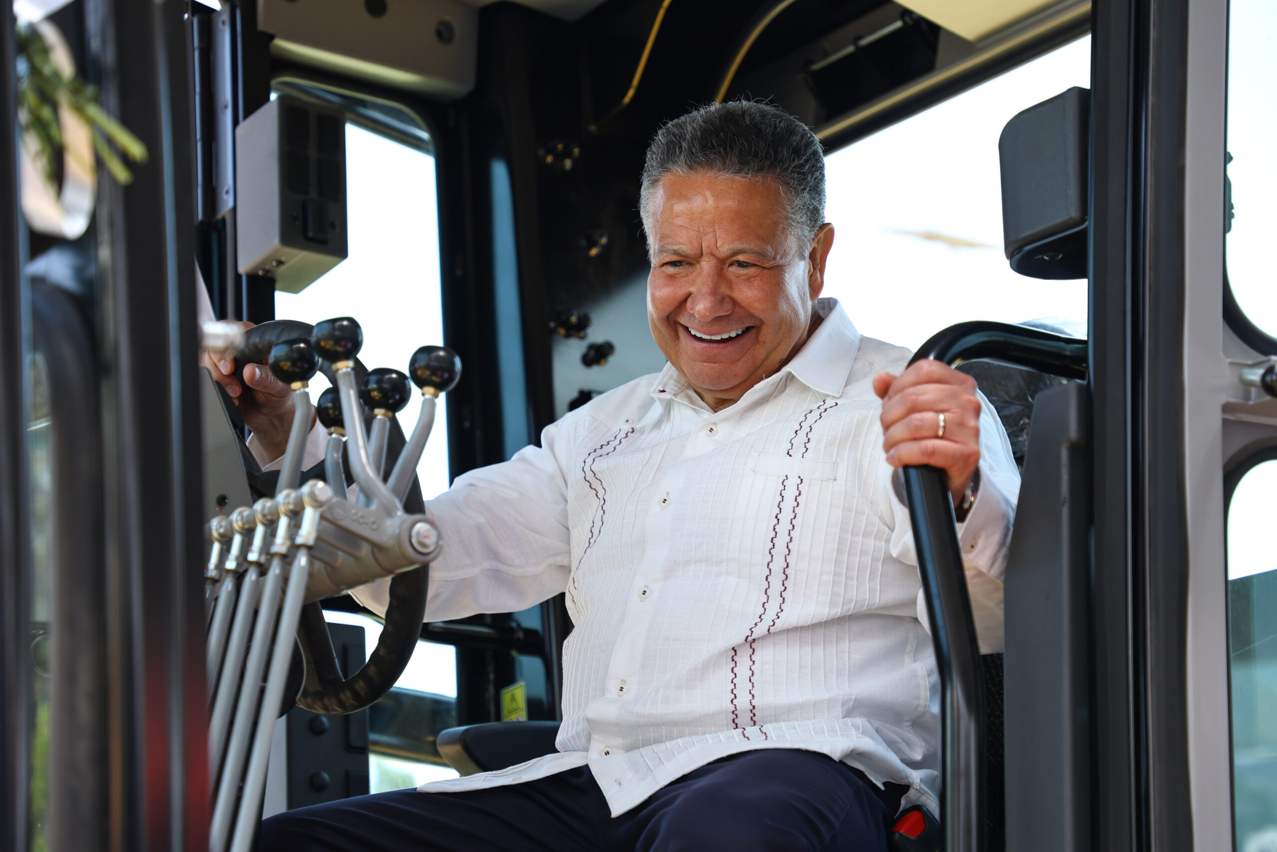 Rutas de la Transformación llevan infraestructura y desarrollo económico a Acatlán