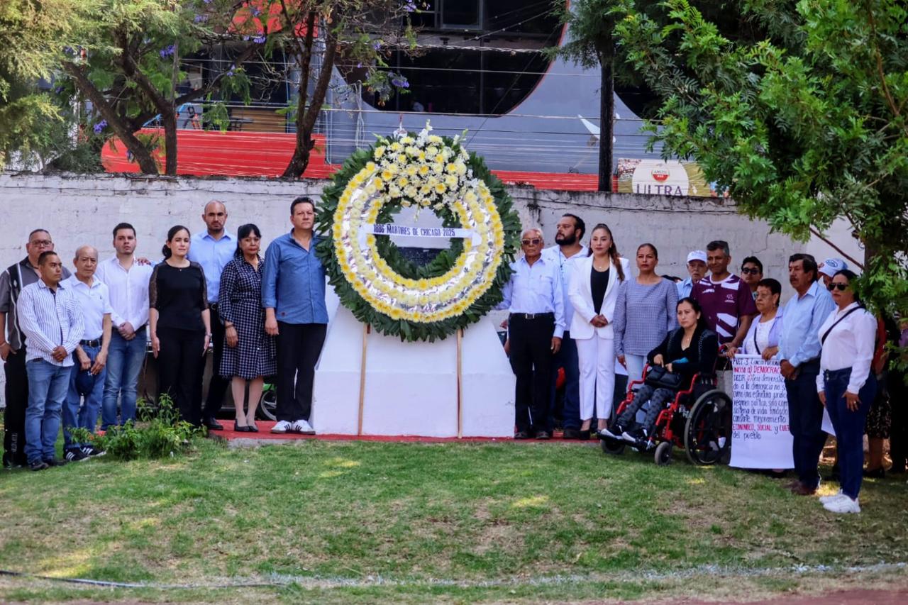 Realizan en Tulancingo acto cívico conmemorando el Día del Trabajo
