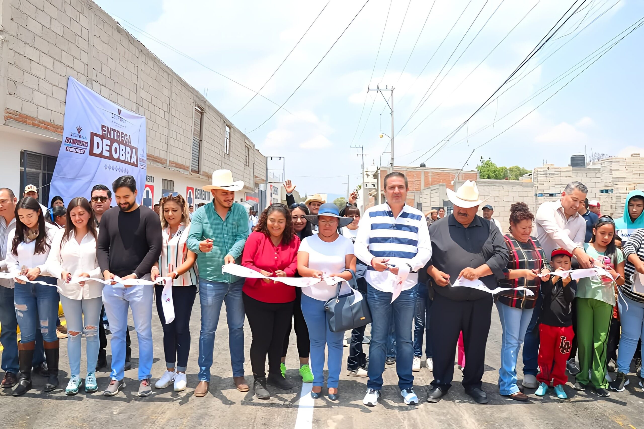 Realizó Francisco Sinuhé Ramírez Oviedo la entrega de seis obras de pavimentación asfáltica e hidráulica