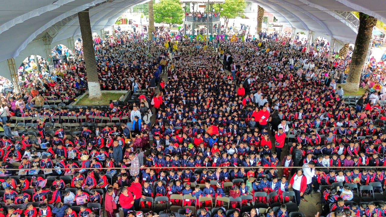 «Unidos por la infancia: alegría, apoyo y esperanza para las niñas y niños de Acaxochitlán»