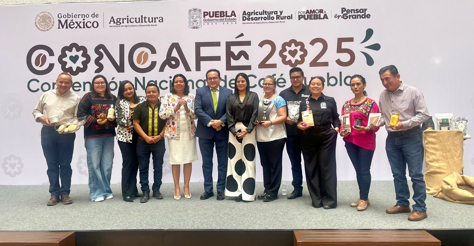 Celebran a cafeticultores poblanos con gran encuentro nacional del café