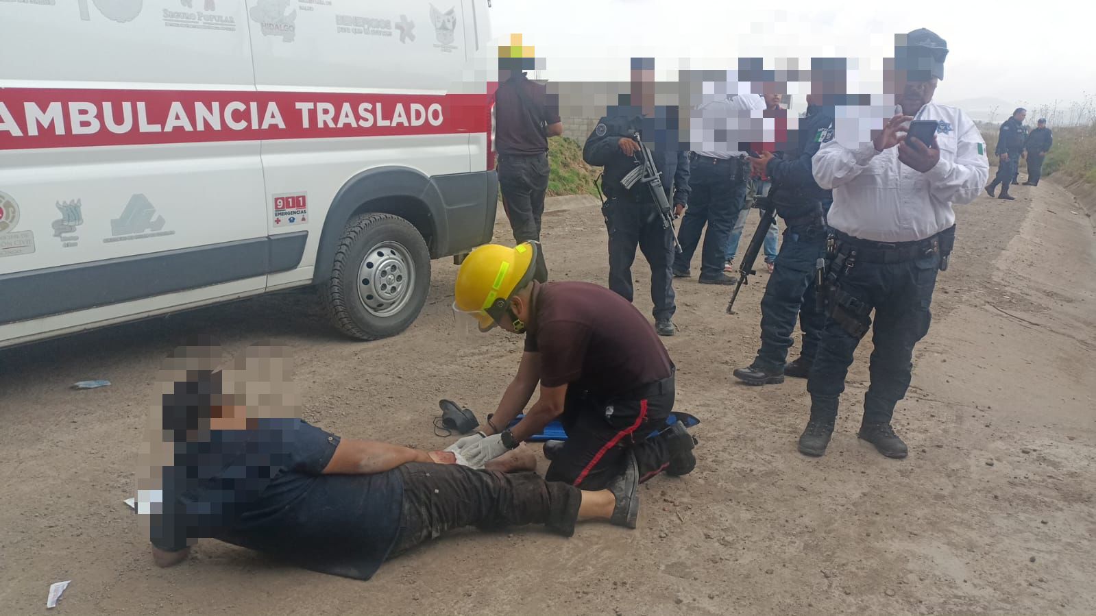 Masculinos discuten por un espacio comercial y uno de ellos termina herido de bala