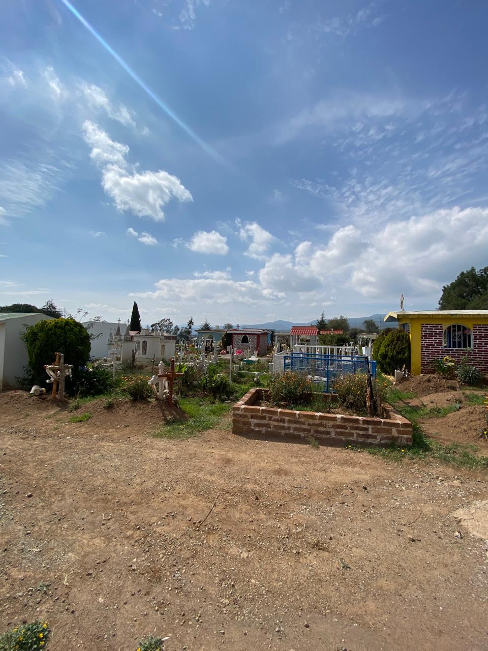 Listos los panteones de Santiago Tulantepec para recibir a más de 5 mil visitantes por el Día del Padre