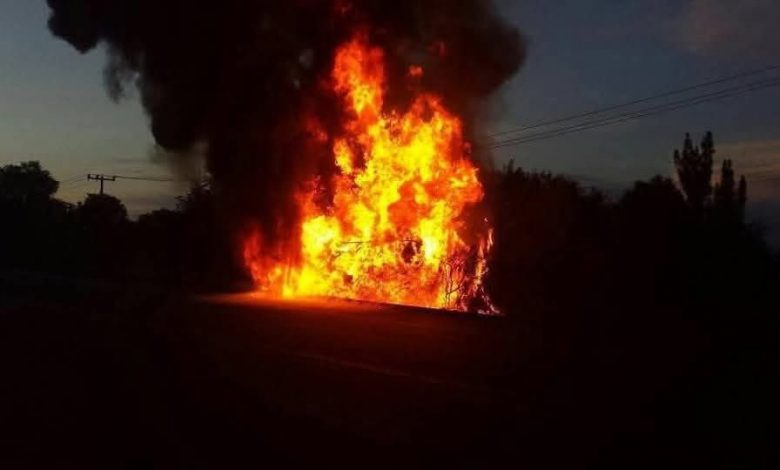 Atiende PEMEX incendio provocado por toma clandestina en Tetepango, Hidalgo