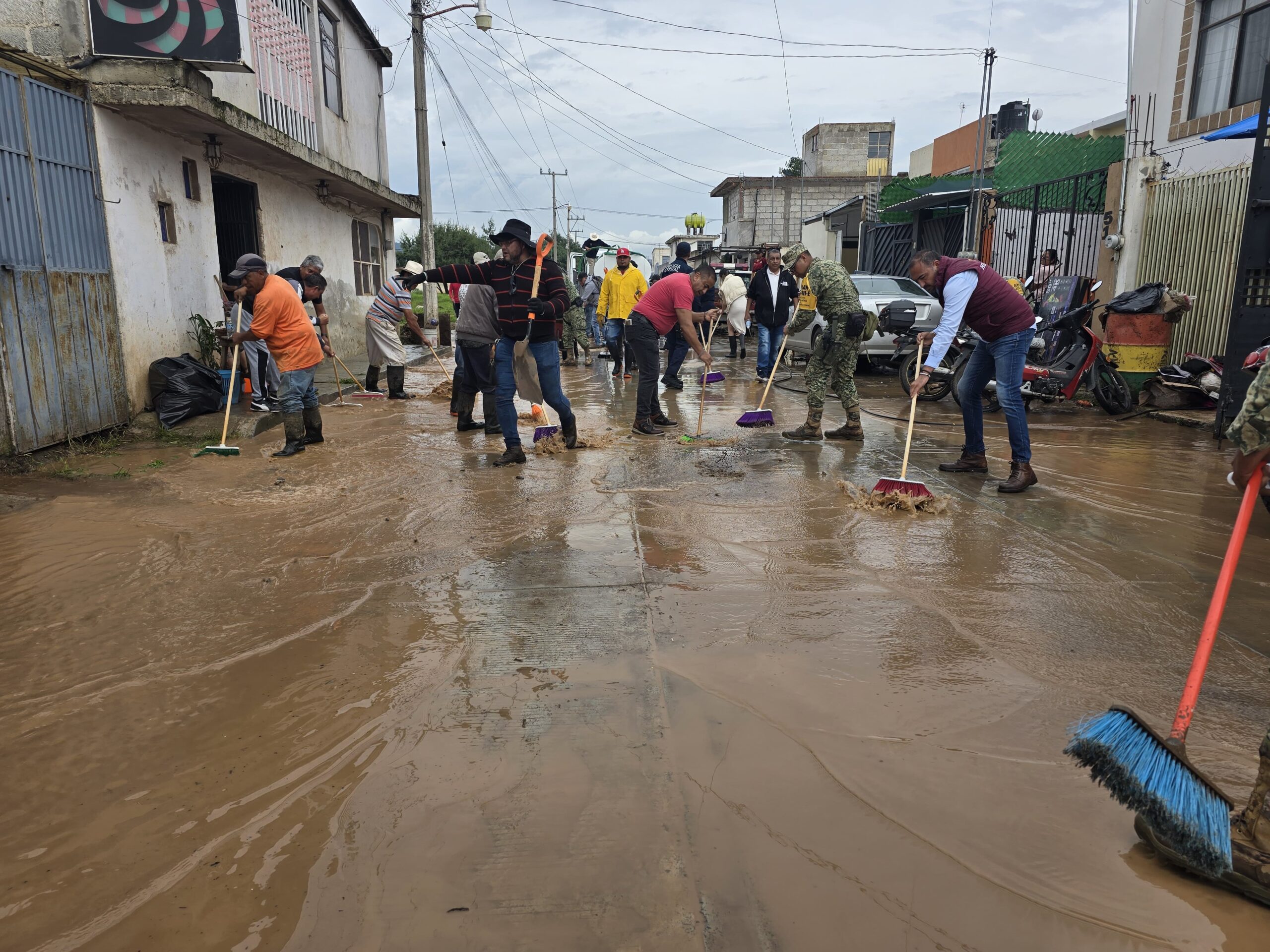 Rompimiento de bordo inunda viviendas de la colonia La Joya