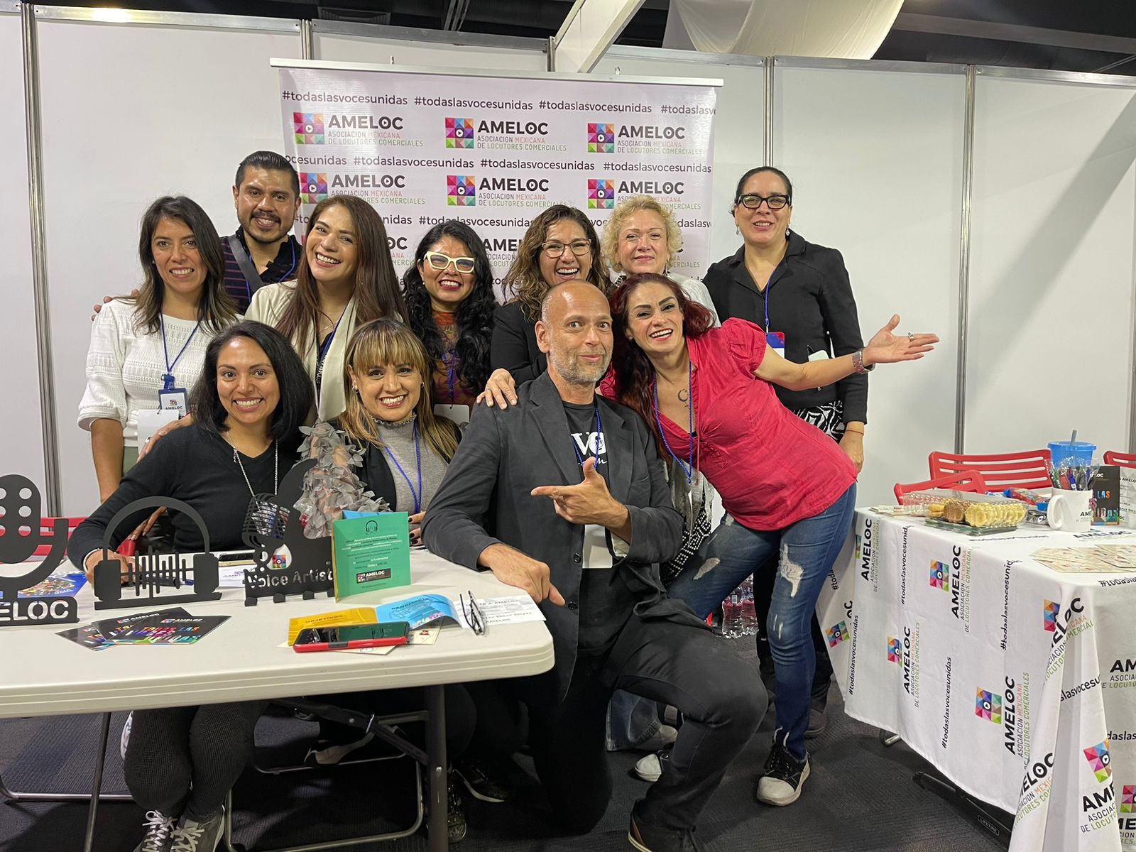 Locutores, actores y artistas de la voz convocan a manifestación pacífica para exigir regulación ética de la inteligencia artificial