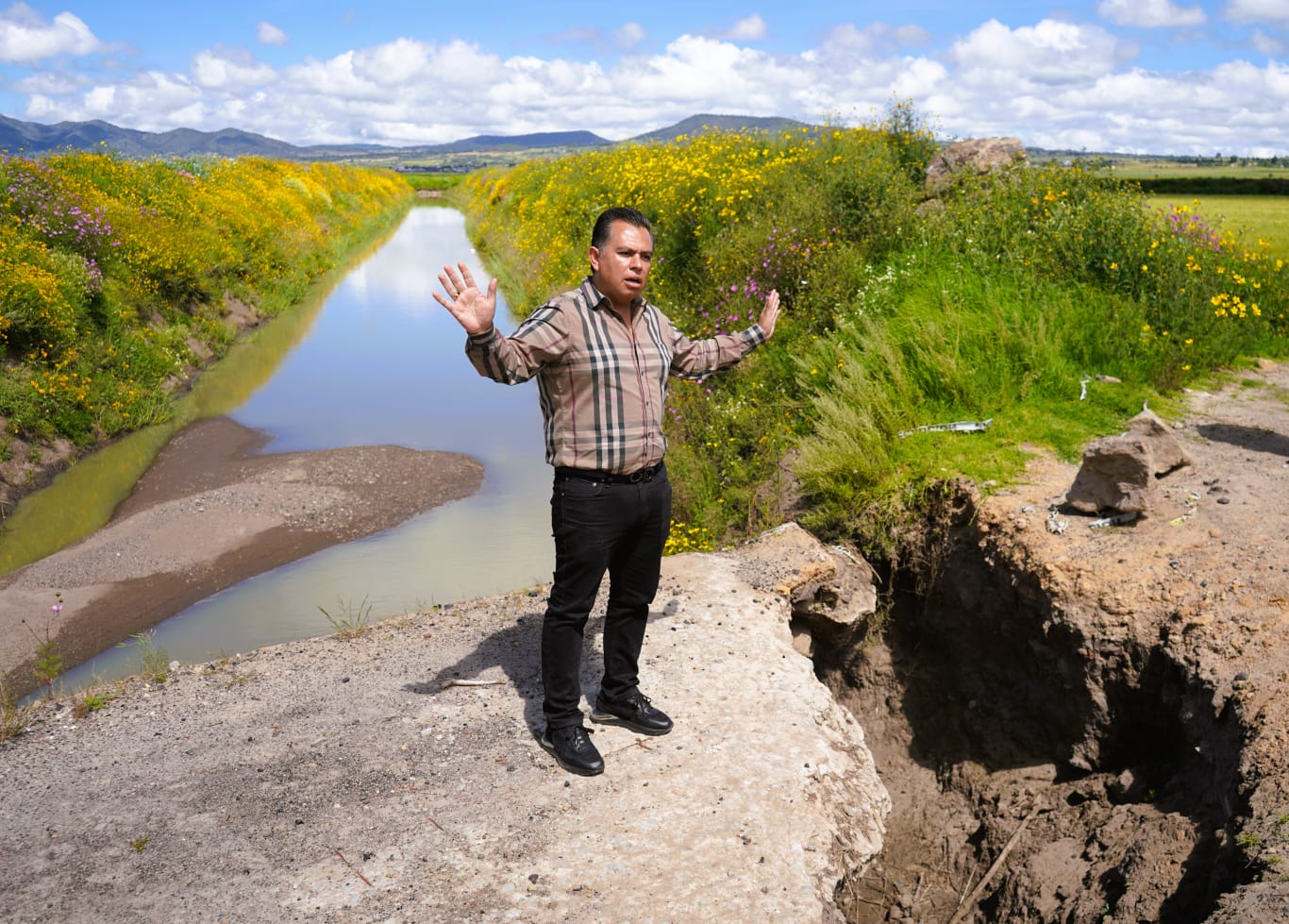 Inicia obra de pavimentación asfáltica en acceso a localidad Lomas de Ojuila