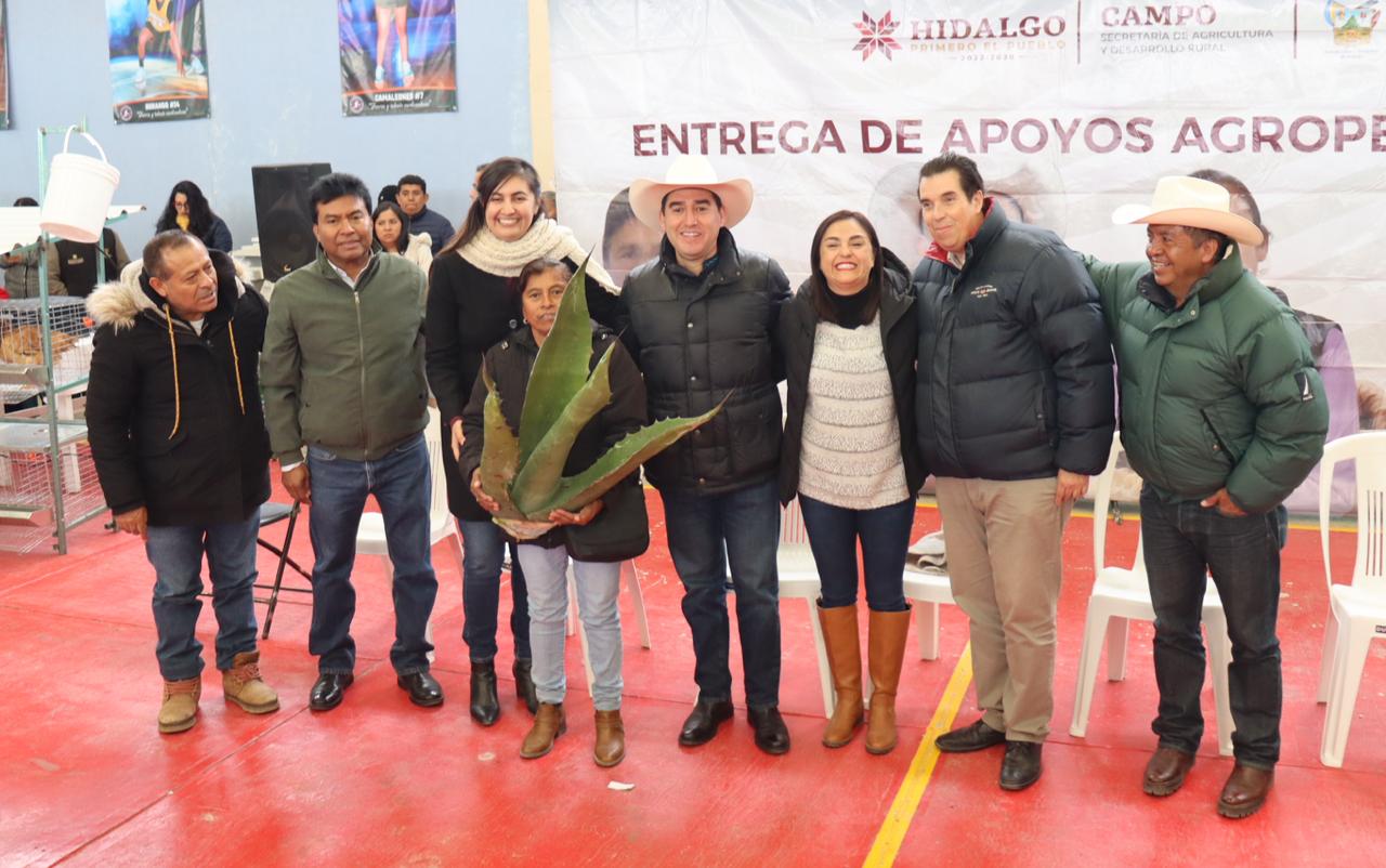 Entrega de apoyos agropecuarios fortalece al campo en Cardonal