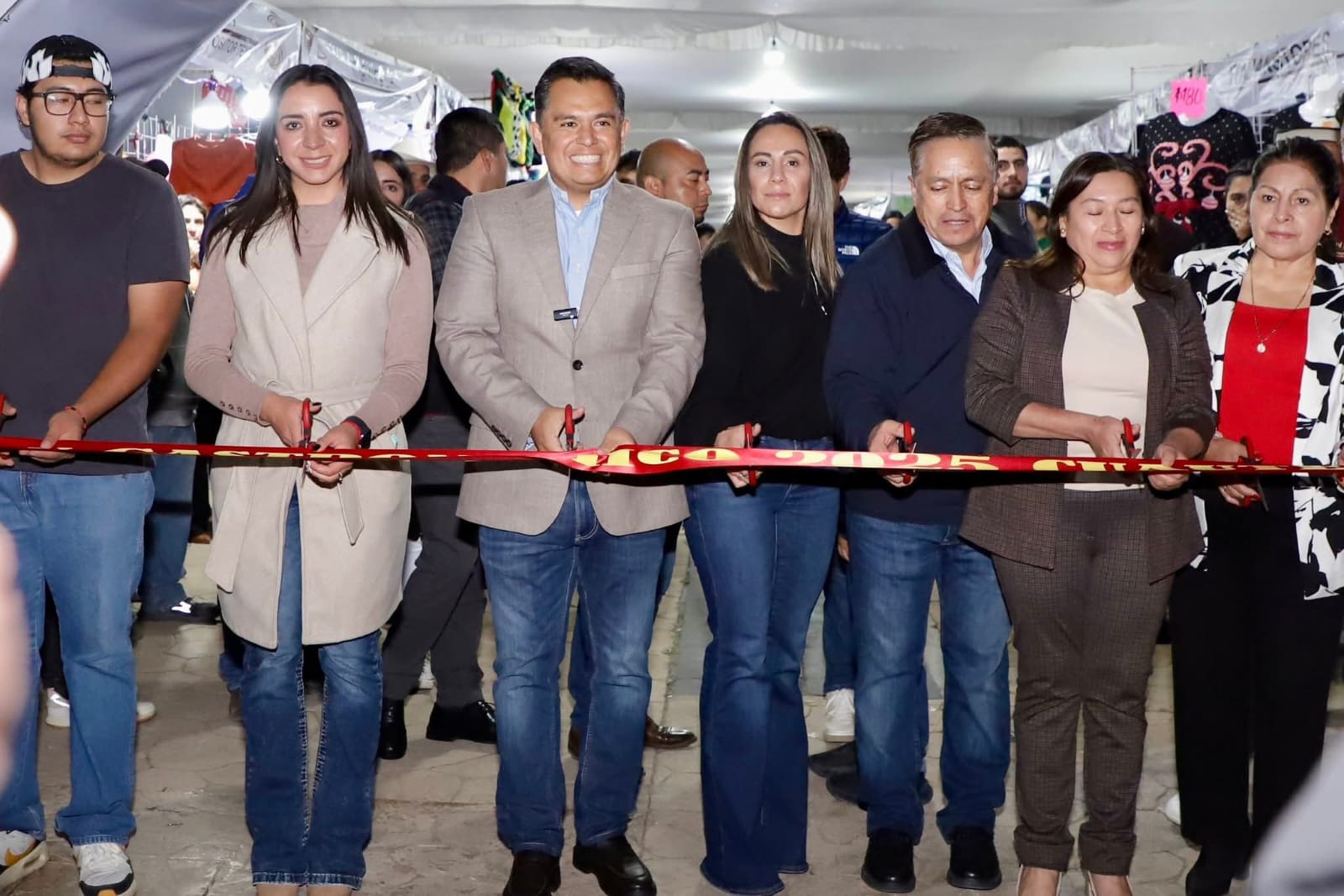 Inauguran el Encuentro Textil y Gastronómico Cuautepec 2025