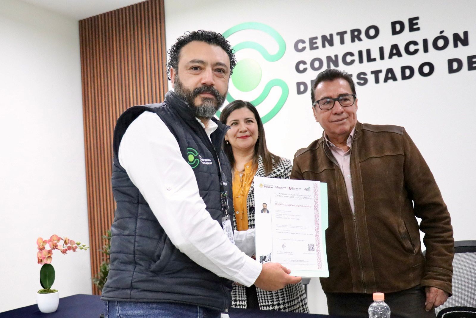 Certifica CCLEH a su personal para mejorar atención a la ciudadanía 