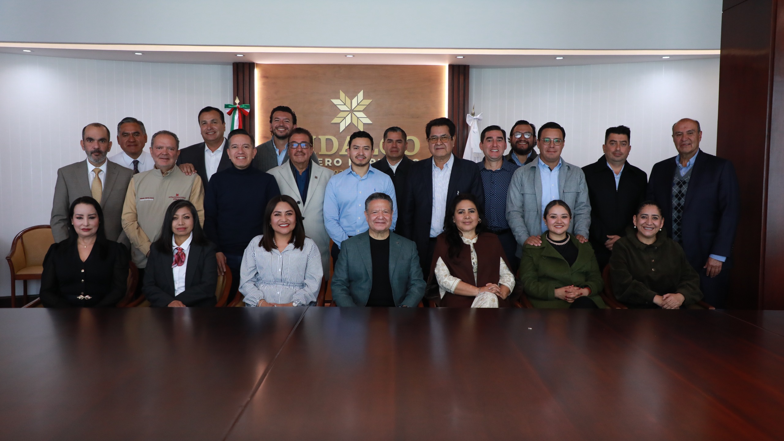 Julio Menchaca pide a gabinete redoblar esfuerzos en 2026