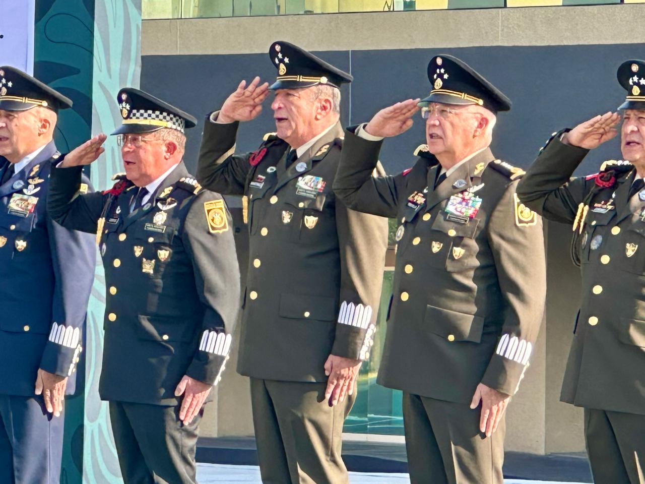 Encabeza Ricardo Trevilla relevo en cargos relevantes de la Defensa