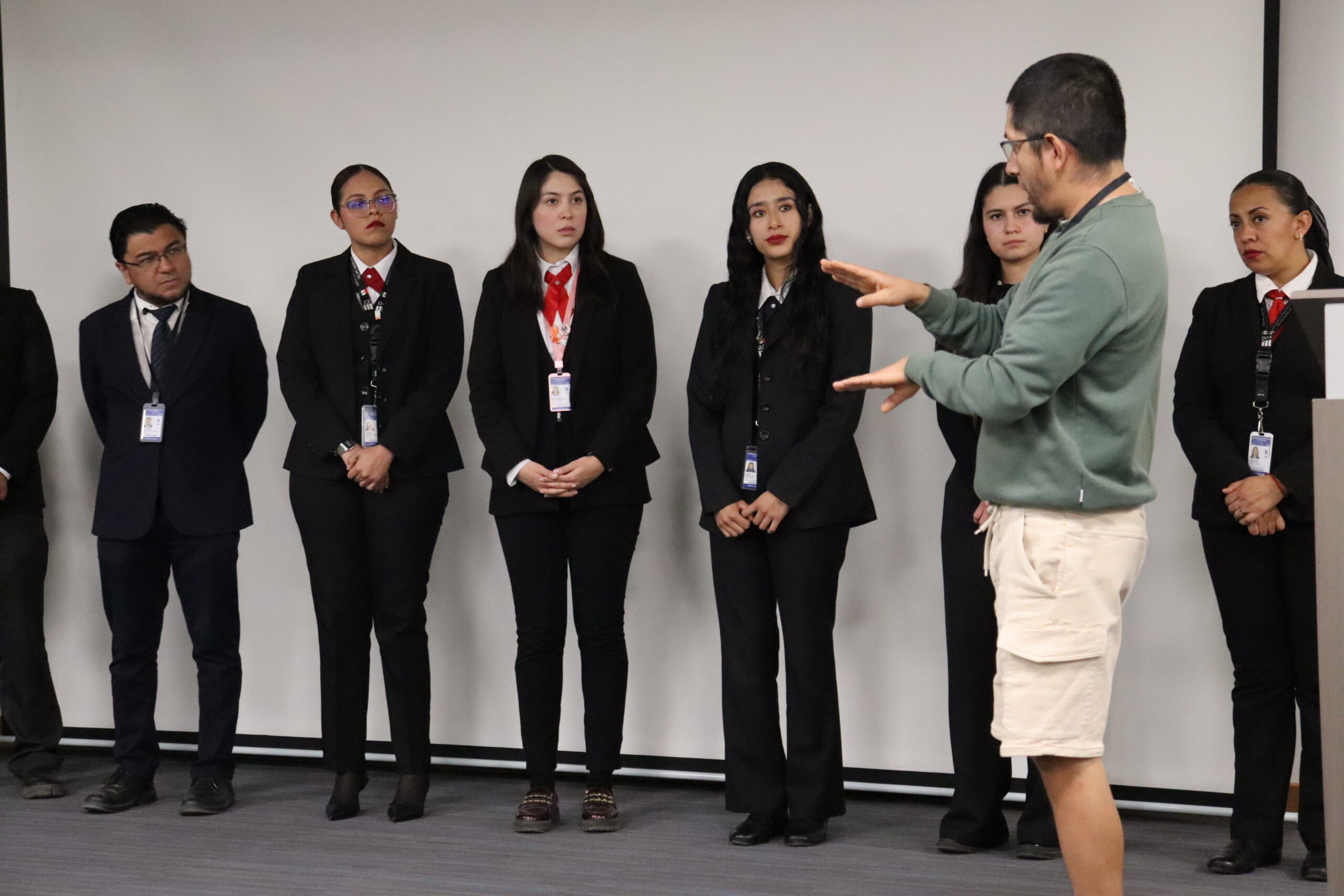 Gobierno de Hidalgo capacita a personal del AIFA en Lengua de Señas Mexicana