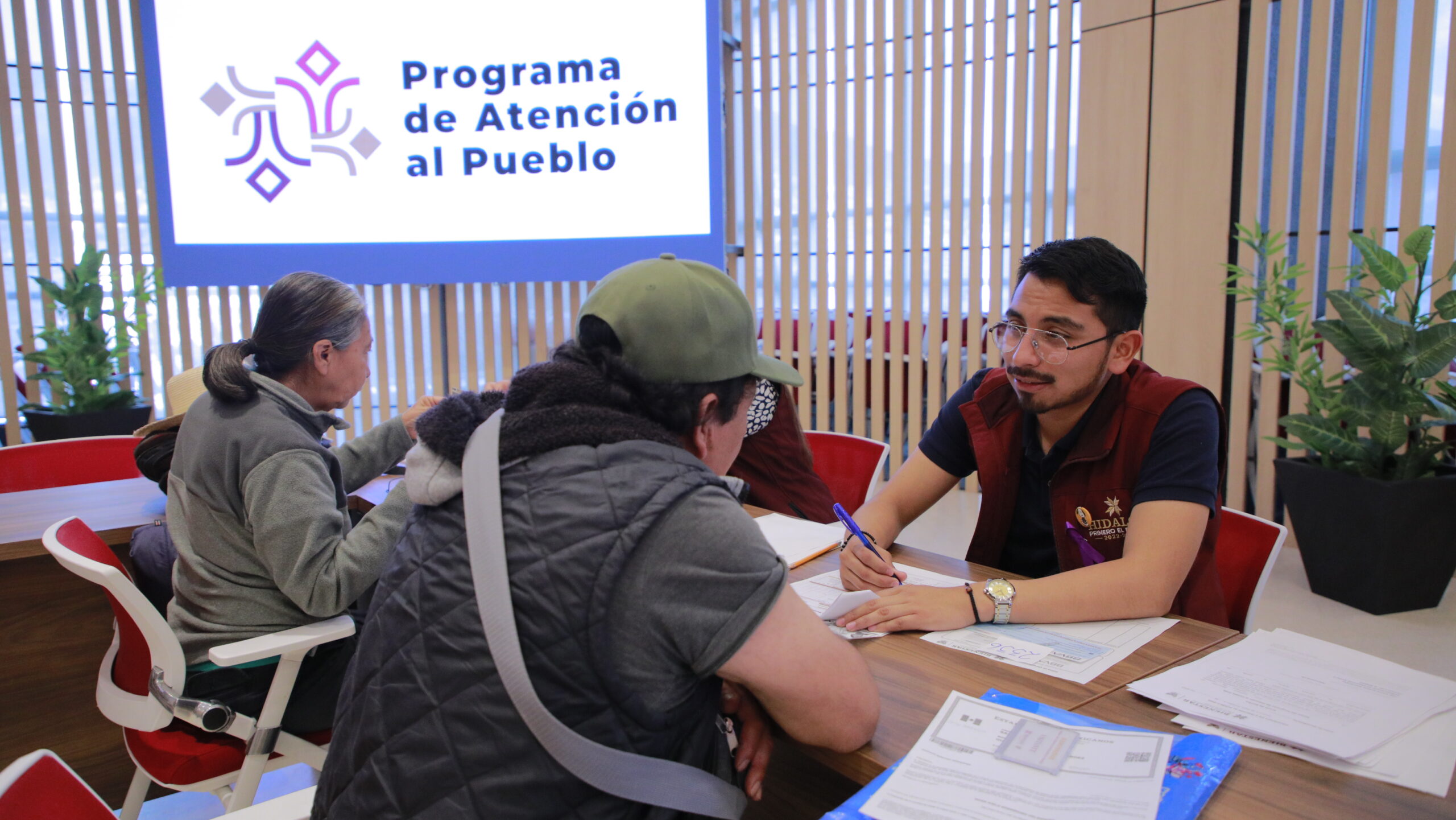 Despacho del Gobernador responde a hidalguenses con programa de Atención al Pueblo