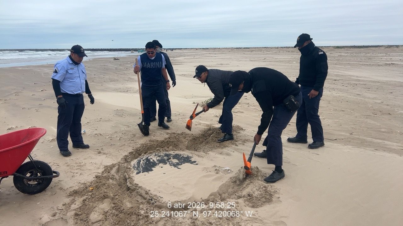 Refuerzan acciones para contener hidrocarburo en costas de Tamaulipas