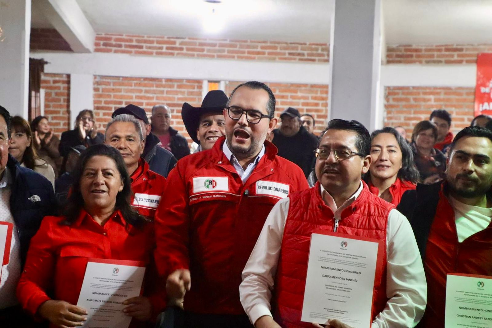 Toma protesta Marco Mendoza a nueva dirigencia del PRI en Santiago Tulantepec