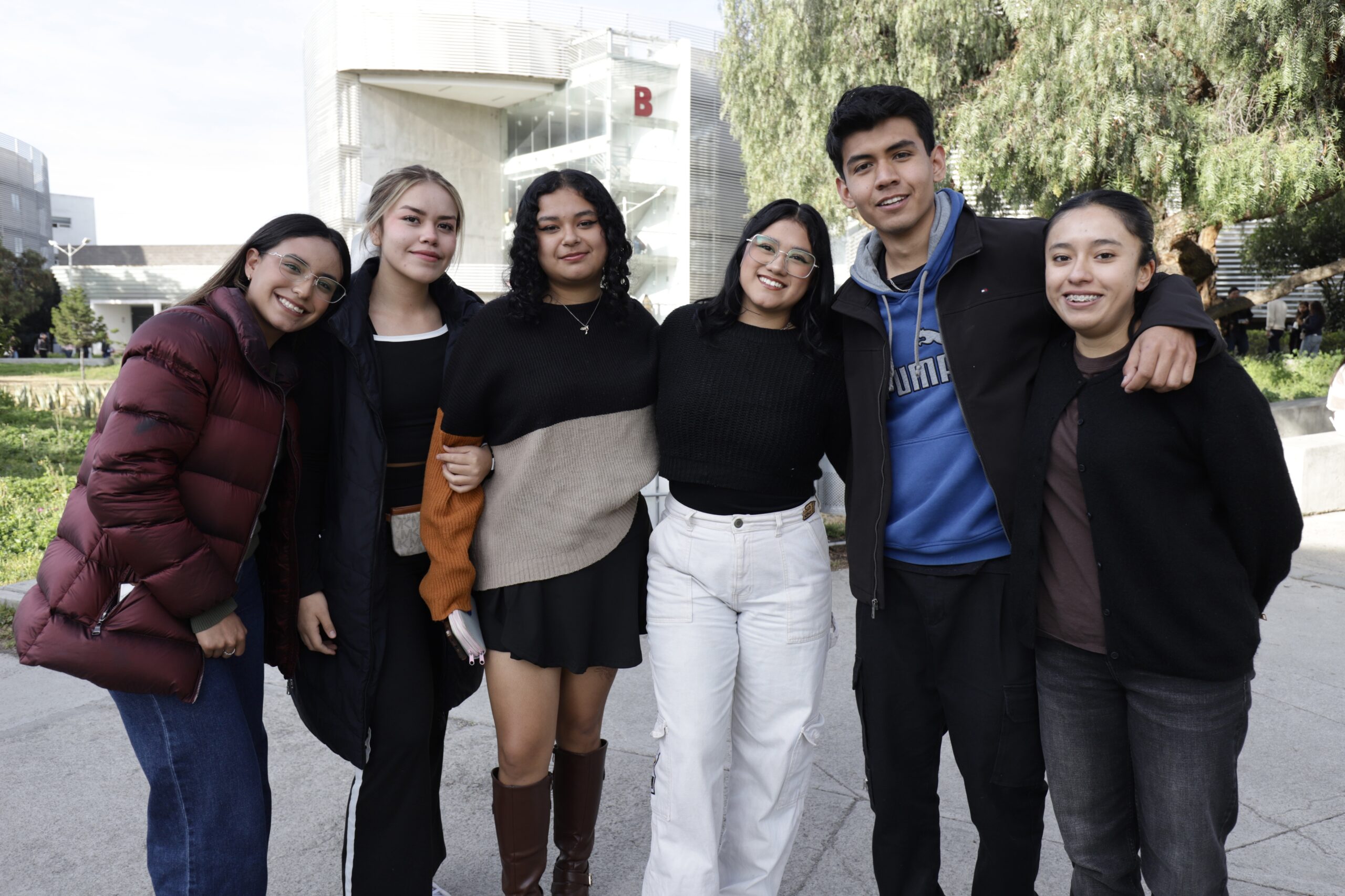 Avanzan aspirantes a tercera etapa de admisión en la UAEH