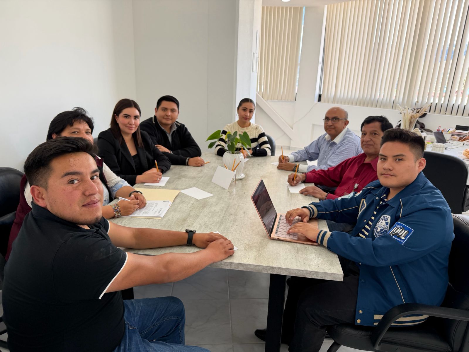 Contraloría exhorta a proveedores a realizar el canje de registro antes del 15 de junio