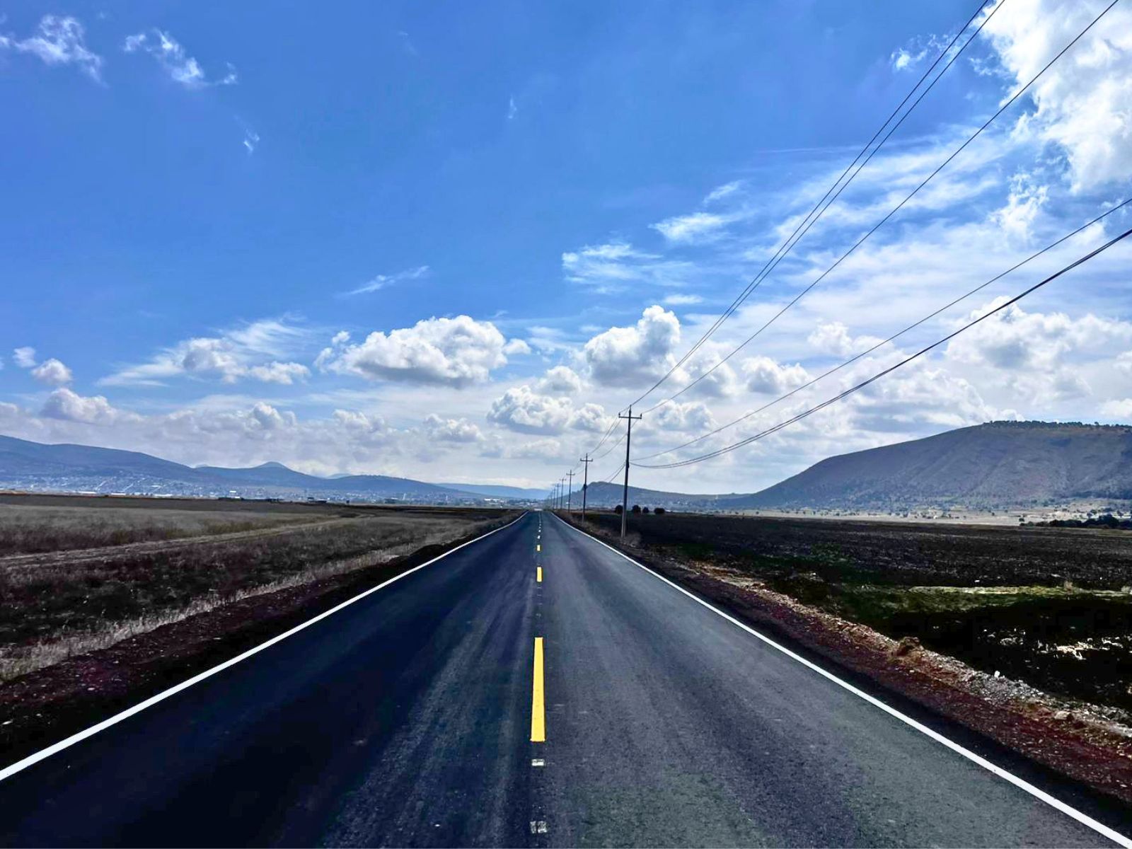 Con la pavimentación de la carretera Acopinalco–Apan los traslados se reducen a la mitad del tiempo
