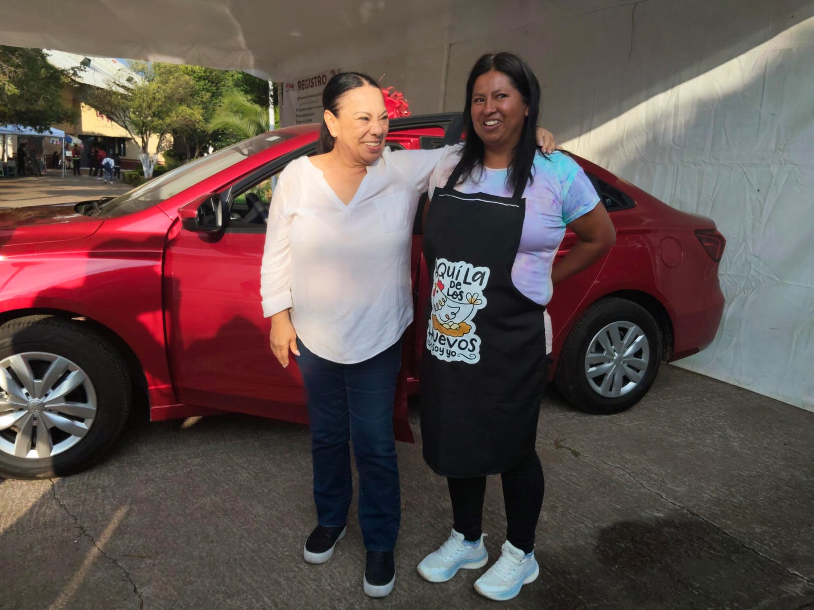 Más de 10 mil personas celebran a las madres en Tulancingo; Ángela Maldonado gana automóvil