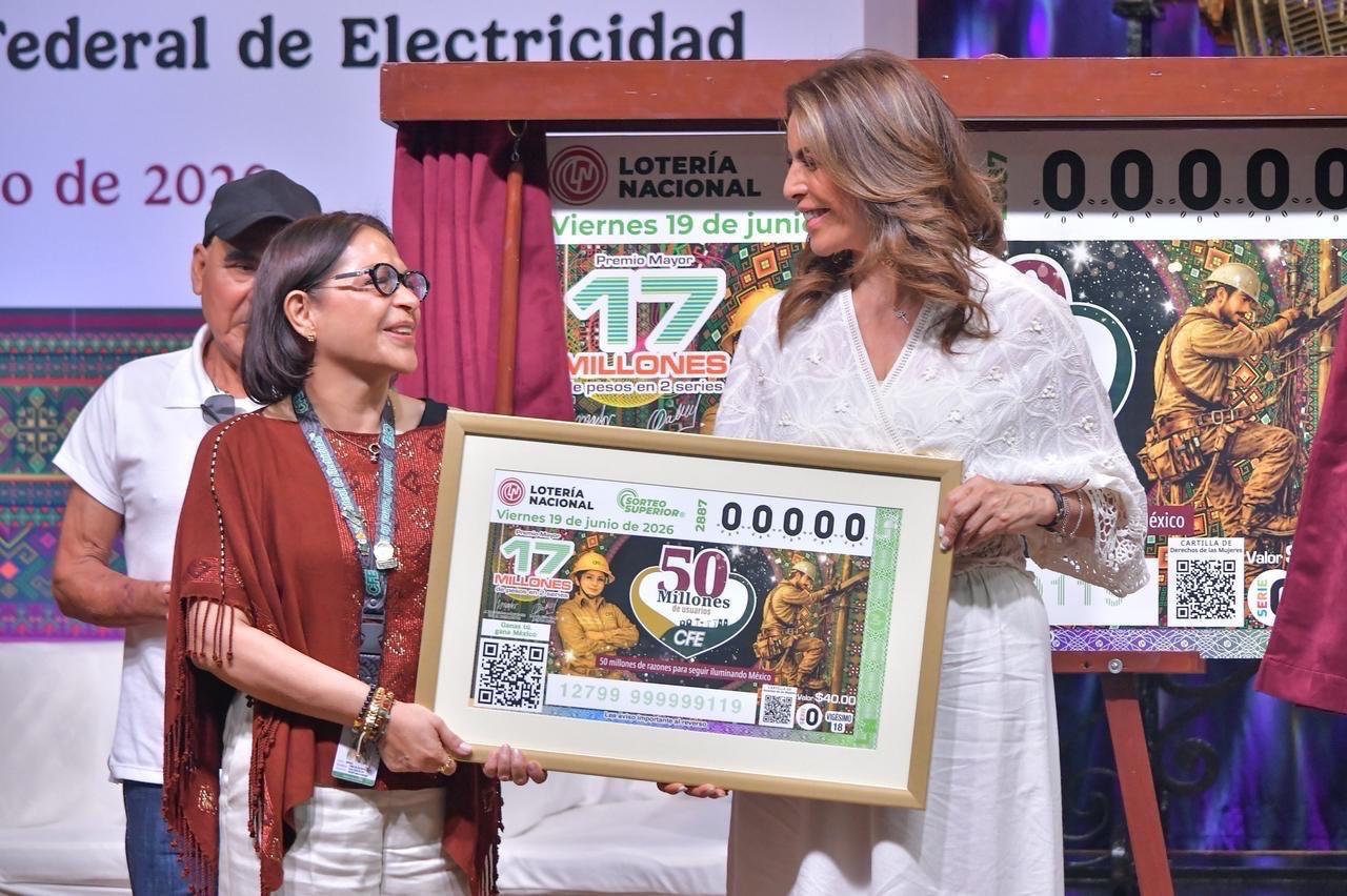 Celebran Lotenal y CFE 50 millones de usuarios con billete conmemorativo