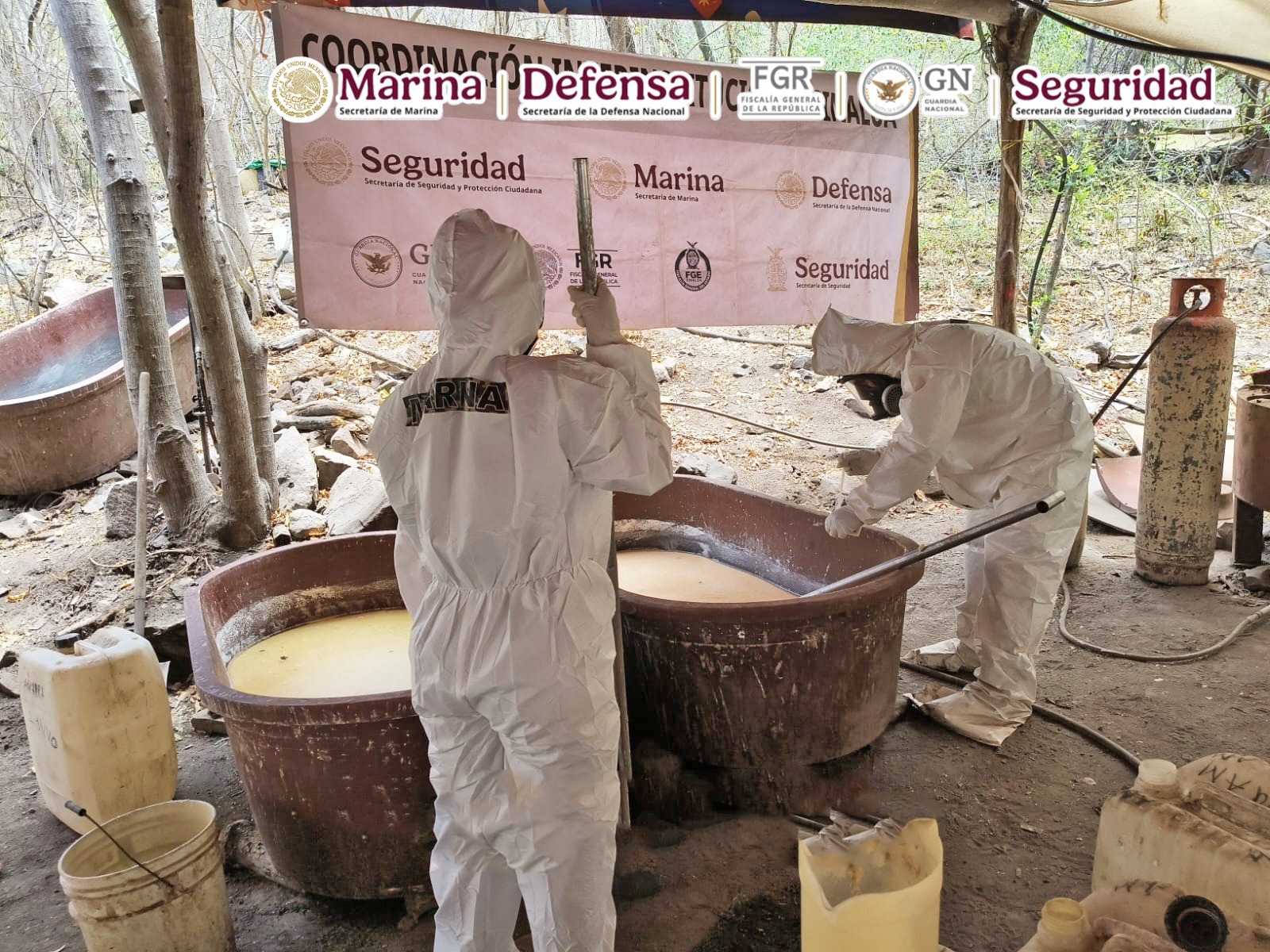 Asegura Marina más de dos toneladas de metanfetamina en Sinaloa