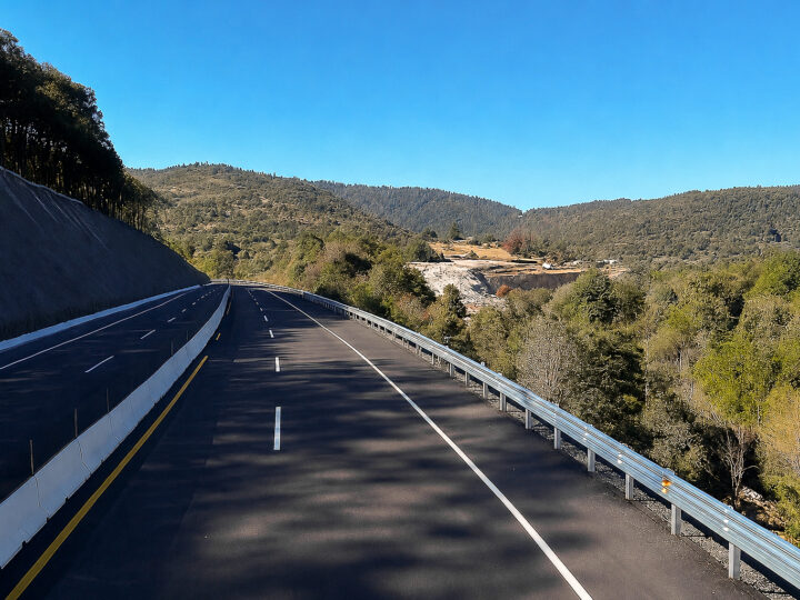 Gobierno de México destina recursos históricos para mejorar carreteras y caminos de Hidalgo