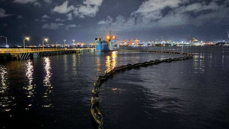 Activa Marina protocolo y contiene derrame de hidrocarburos en Manzanillo